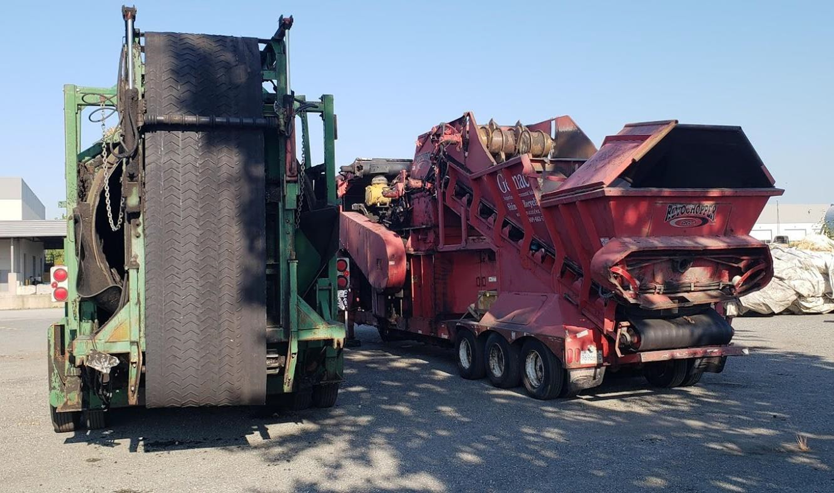Shingle Grinder (red) and Trommel Screener (green)